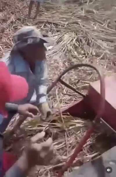 To clear the machine from obstructions