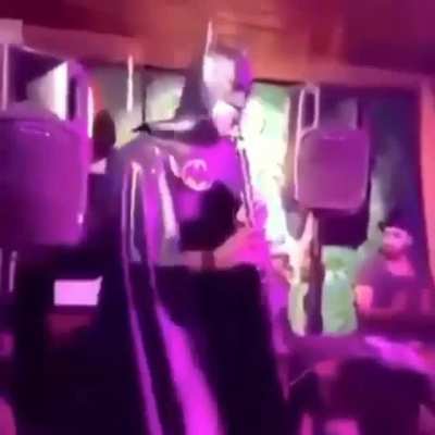 tüm klarnet çalan insanlar toplansa bu adam kadar iyi çalamaz.