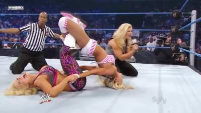 There was no coming back from this hot screaming moment for Kelly Kelly, thanks to Divas of Doom 😈😈😈😈🤤<wbr>🔥🔥