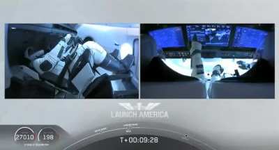 Fato interessante: NUNCA conseguem capturar o MOMENTO EXATO em que o primeiro estágio da SpaceX pousa. Hm... INTERESSANTE...