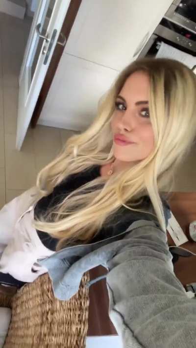 Mia-Sophie Neuland (@mia<wbr>sophi<wbr>e.ne)