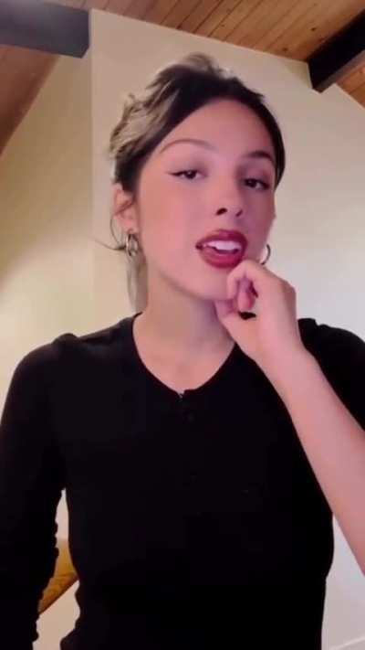 Olivia singing 