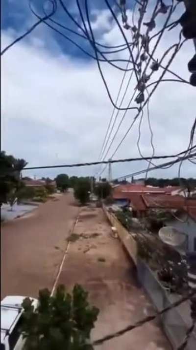 tava no meio da partida slk