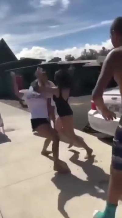 The swimsuit girl tried her best to avoid getting beaten, but guess it wasnt her day🤣