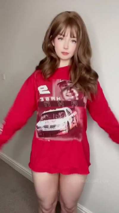 Do you like what’s under my baggy tee?