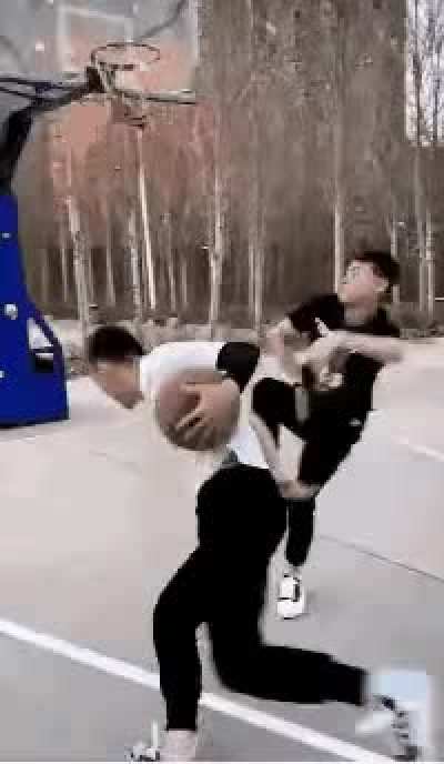 The perfect combination of Kung Fu and basketball