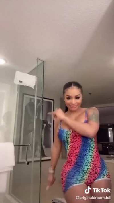 TikTok Wifey