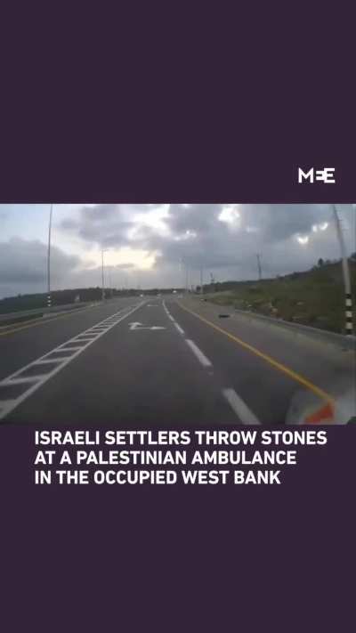 Dashcam footage showed four Israeli settlers attacked a Palestinian ambulance by throwing stones at it while it was on its way to Ramallah.