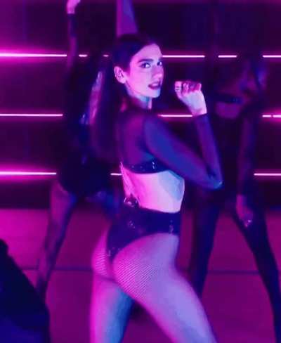 Dua Lipa's incredible ass makes me shoot so many ropes<wbr>😍💦💦💦💦