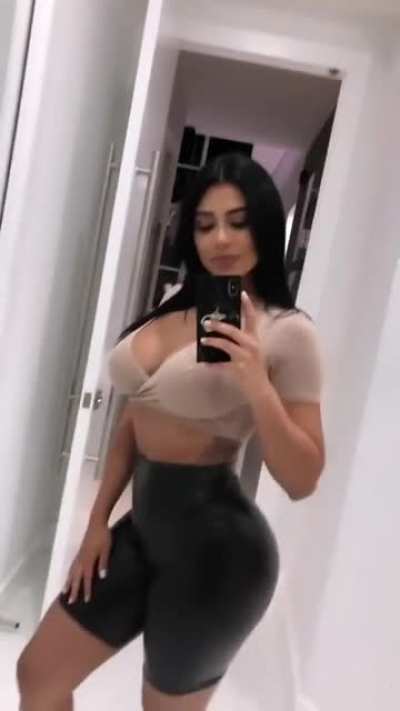 Mia