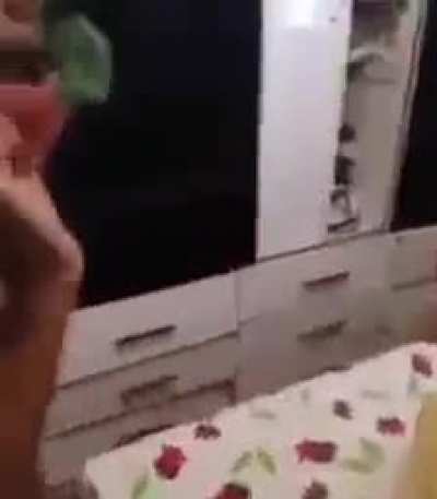 Vizinho fofoqueiro 😡