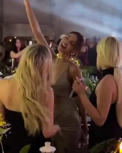eiza,<wbr>camil<wbr>a,emm<wbr>a dance 