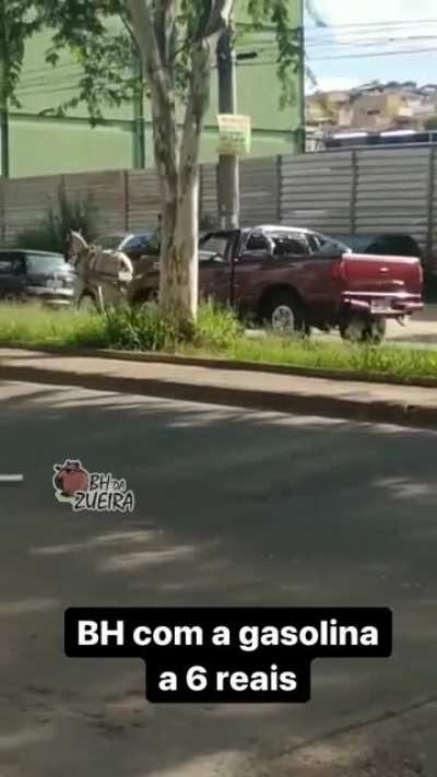 Belo Horizonte, MG, Brasil, gas price is now 6 reais.