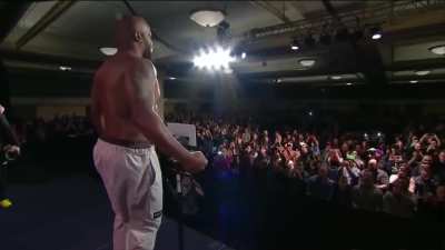 The angelic war cry from Derick Lewis at weigh ins.