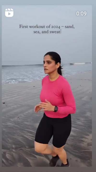 प्रिया बापट bouncing boobs.. कसली tight आहेत हिचे..uff💦🥵