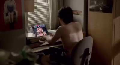 Wastin his time in shom tik tok room goin back'n forth with some ohta fuckin jerkawf