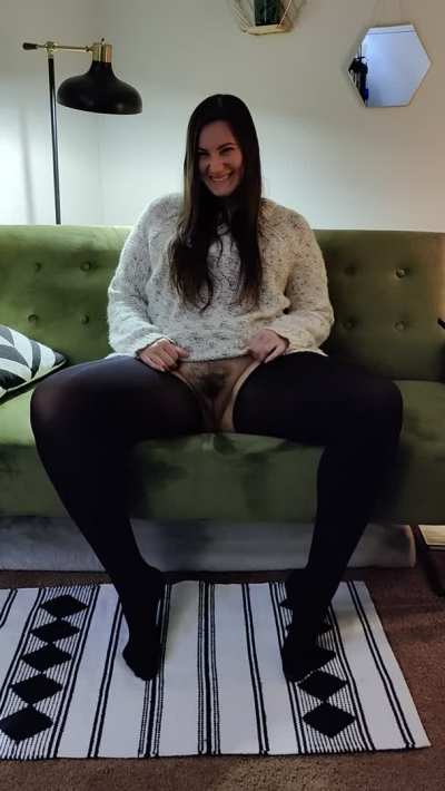 Sovereignly forgot to put on panties!