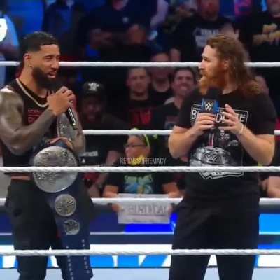 Jey Uso the epitome of breaking character 😆 