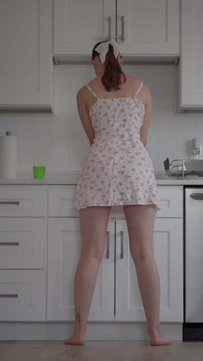 Can I be your new housewife? This is how I would do my chores