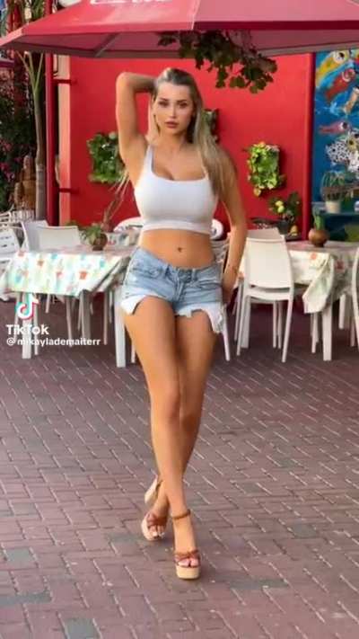 Perfect body @myka<wbr>ilade<wbr>maite<wbr>rr