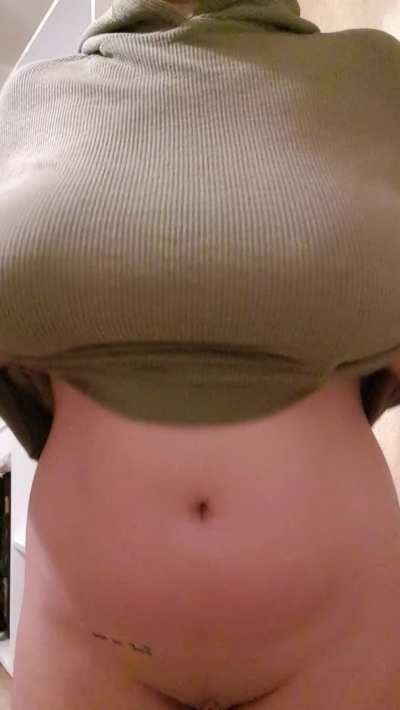 I need a face where i can rest my tits after this drop , who offers ?