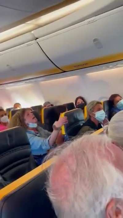 No-masker on plane goes on insane rant, assaults passenger