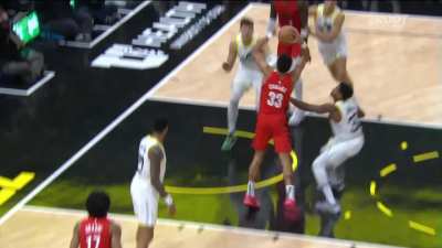 [Highlight] Kessler gets postered again by Toumani Camara