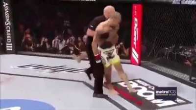 The time Cub Swanson knocked out Charles Oliveira in the most spectacular way