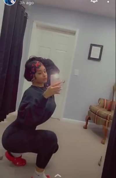 🍑🤳🏻