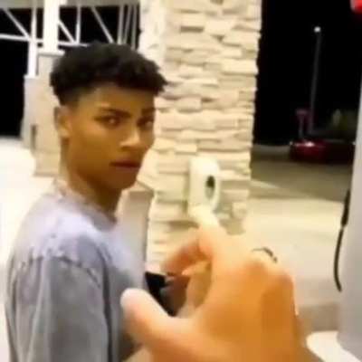 ayo 😳
