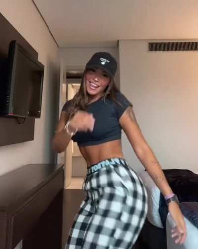 Gabriela Moura - New tiktok
