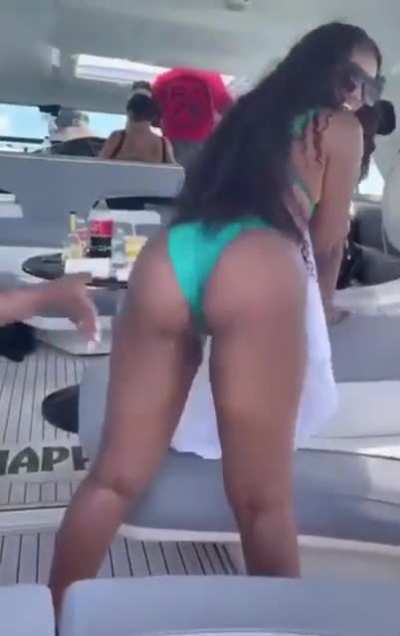 soo thicc😋