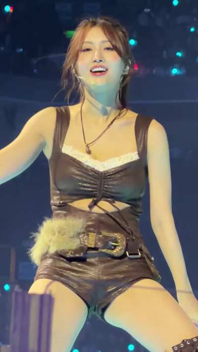 TWICE - Momo