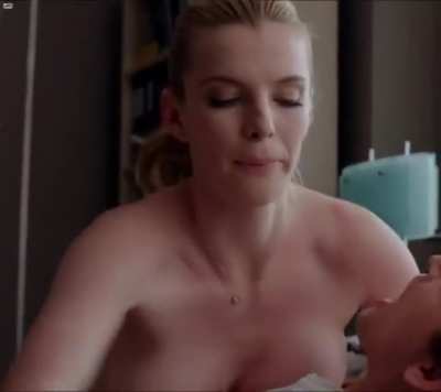 Betty Gilpin must have a 