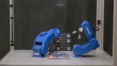 Equipped with the highest acceleration in a small robotic arm, the MotoMini is 20% faster than comparable small robots, reducing cycle time and boosting productivity.