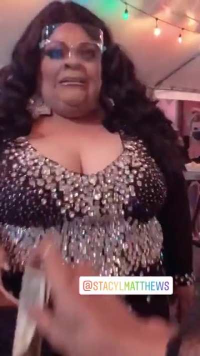 Henny peforming with face shield mask on. We stan a responsible queen.