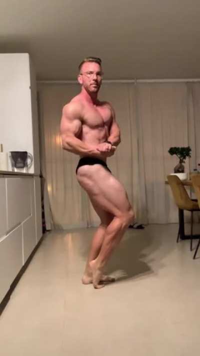 14 days out from NPC Raul Carrasco Cup, Classic Physique, 205lbs / 5’11”. Fasted AM progress vid