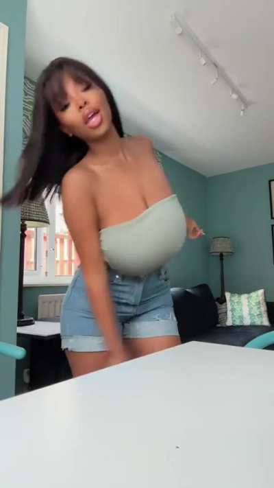 👀