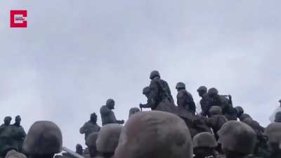 Border clash between Chinese and Indian soldiers with sticks and stones [08.06.2024]