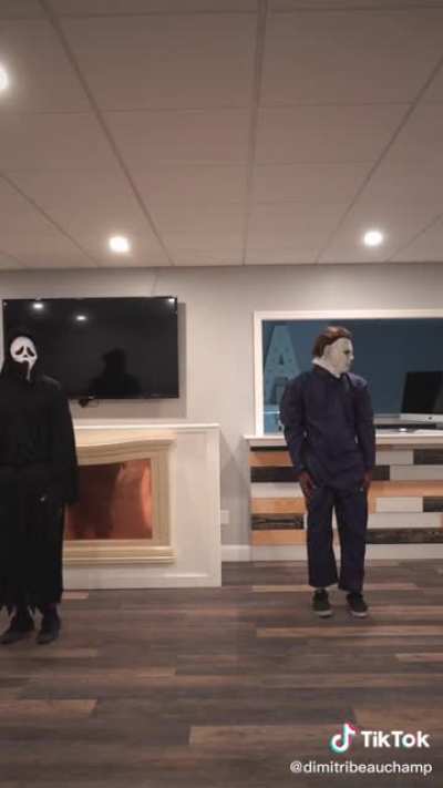 When Ghostface and Myers realise you don't have spinechill and hit you with the exposed effect from right behind you