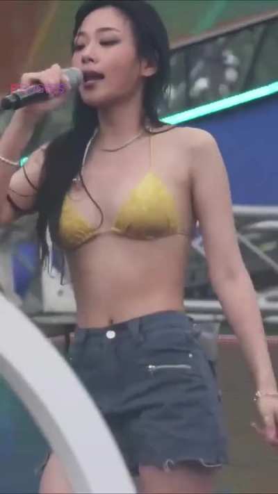 NakedBibi