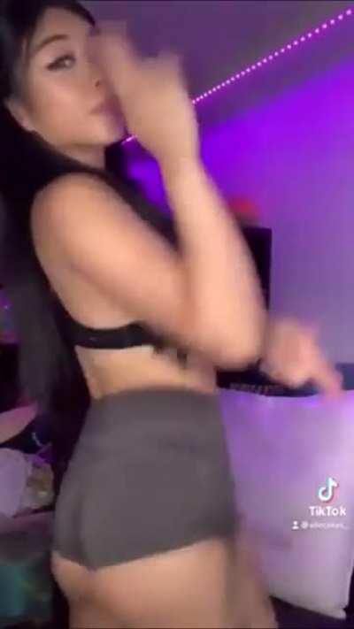 Tiktok booty
