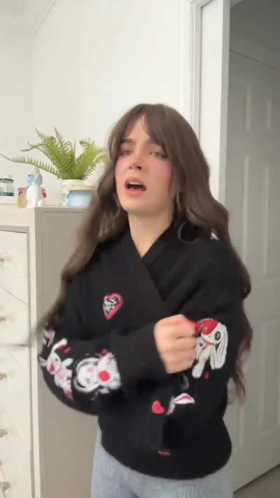 Es una PUTA, ELLA lo sabe , NOSOTROS lo sabemos
