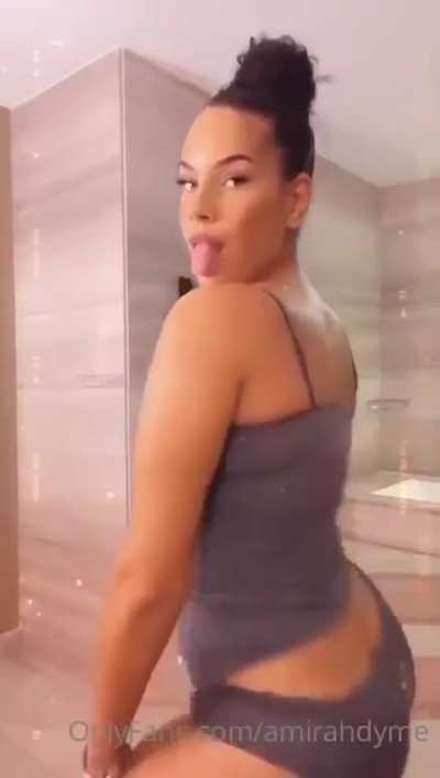 🍑😈🤍