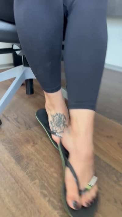 Office flips flops that'll keep you on your toes, literally!