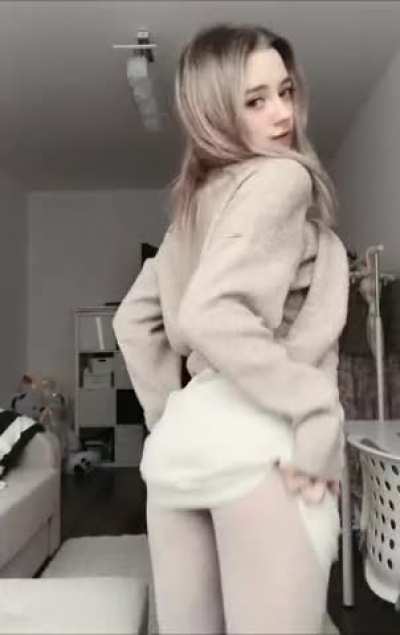 Cam Girl Kinda Looks Like A Tiny Maisie Williams