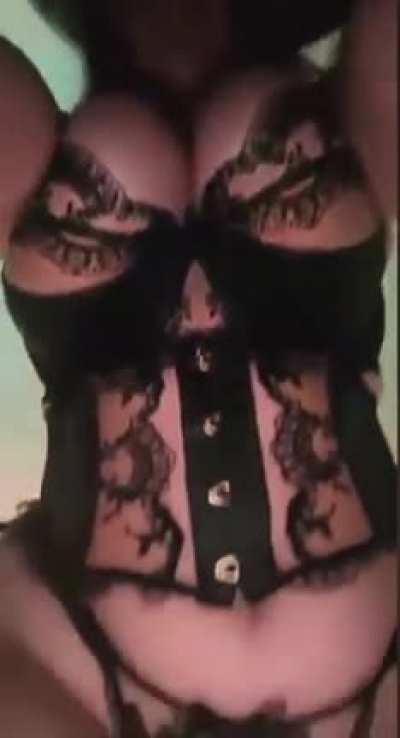 Who is this? Been seeing this on Facebook but no @@@ but seems like a tiktok vid but got cropped