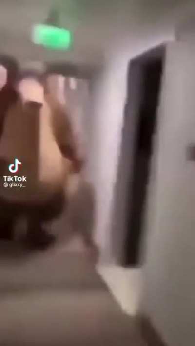 😳