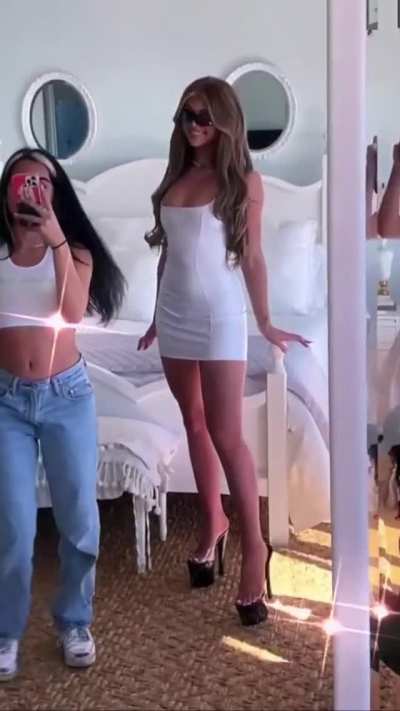 1 of her sexiest outfits imo