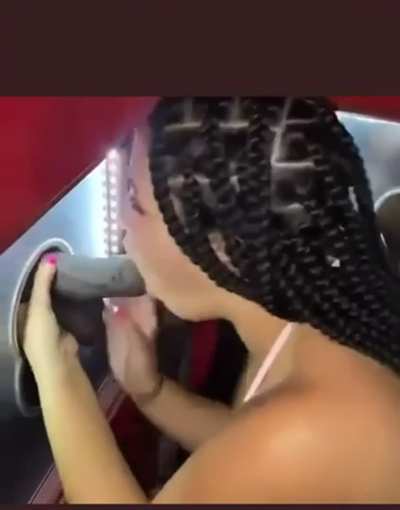 Her name 😩please
